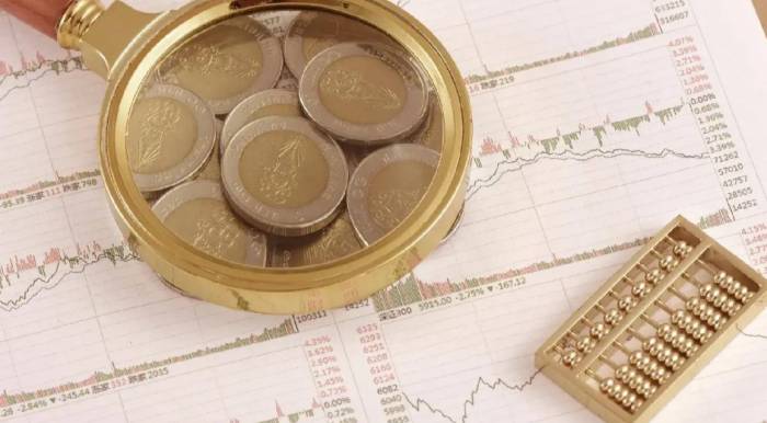Fed Rate Cut Expectations Rise, Banks Lower Dollar Deposit Rates
